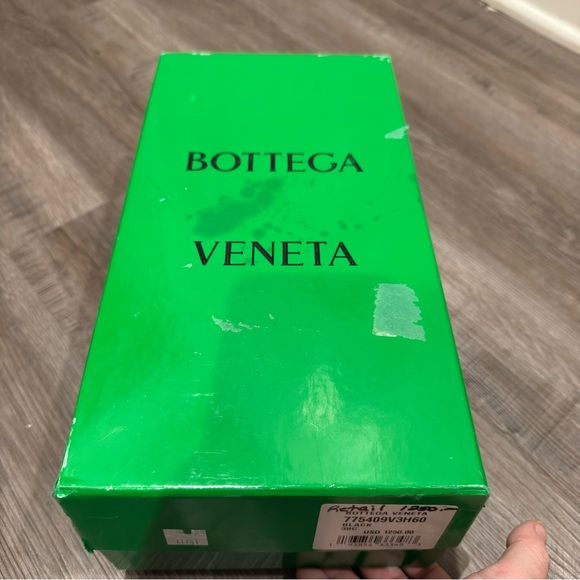 Bottega Veneta Leaf Black Leather Sandals - Picture 15 of 16